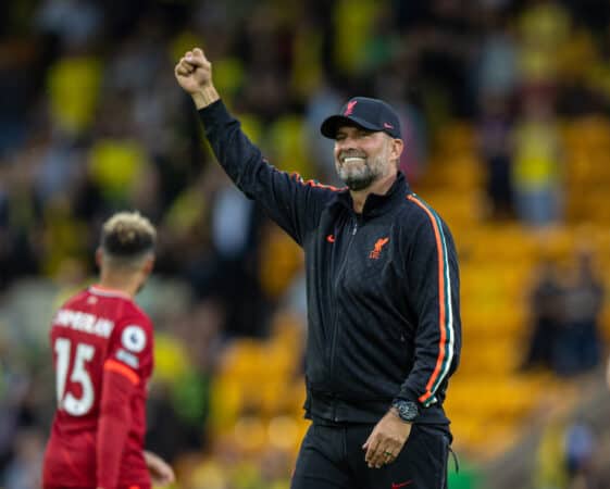 NORWICH, ENGLAND - Saturday, August 14, 2021: Liverpool's manager Jürgen Klopp waves to supporters after the FA Premier League match between Norwich City FC and Liverpool FC at Carrow Road. Liverpool won 3-0. (Pic by David Rawcliffe/Propaganda)