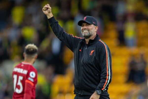 NORWICH, ENGLAND - Saturday, August 14, 2021: Liverpool's manager Jürgen Klopp waves to supporters after the FA Premier League match between Norwich City FC and Liverpool FC at Carrow Road. Liverpool won 3-0. (Pic by David Rawcliffe/Propaganda)