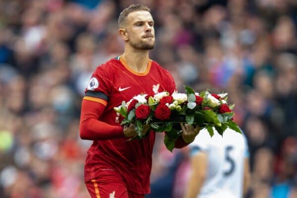 LIVERPOOL, ENGLAND - Saturday, August 21, 2021: Liverpool's captain Jordan Henderson lays a wreath in memory of the past players who died during the Covid-19 pandemic during the FA Premier League match between Liverpool FC and Burnley FC at Anfield. (Pic by David Rawcliffe/Propaganda)