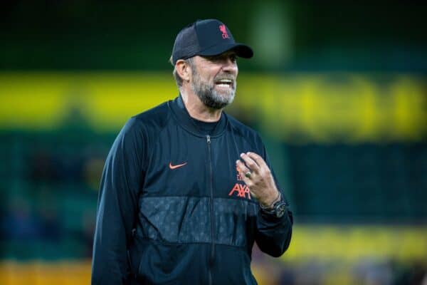 NORWICH, ENGLAND - Tuesday, September 21, 2021: Liverpool's manager Jürgen Klopp during the pre-match warm-up before the Football League Cup 3rd Round match between Norwich City FC and Liverpool FC at Carrow Road. (Pic by David Rawcliffe/Propaganda)