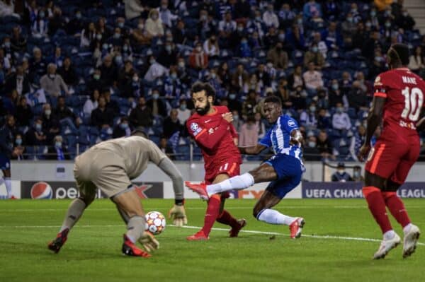 PORTO, PORTUGAL - Tuesday, September 28, 2021: Liverpool's Mohamed Salah scores the first goal during the UEFA Champions League Group B Matchday 2 game between FC Porto and Liverpool FC at the Estádio do Dragão. (Pic by David Rawcliffe/Propaganda)