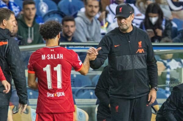 PORTO, PORTUGAL - Tuesday, September 28, 2021: No hat-trick for Liverpool's Mohamed Salah as the two goal hero is substituted by manager Jürgen Klopp during the UEFA Champions League Group B Matchday 2 game between FC Porto and Liverpool FC at the Estádio do Dragão. (Pic by David Rawcliffe/Propaganda)