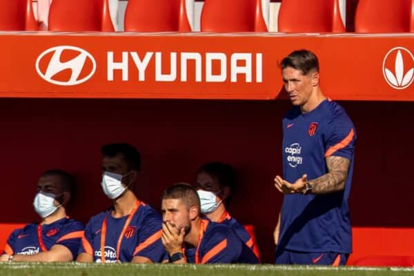MADRID, SPAIN - Tuesday, October 19, 2021: Club Atlético de Madrid's coach Fernando Torres during the UEFA Youth League Group B Matchday 3 game between Club Atlético de Madrid Under-19's and Liverpool FC Under-19's at the Atlético de Madrid Centro Deportivo Wanda Alcalá de Henares. (Pic by David Rawcliffe/Propaganda)