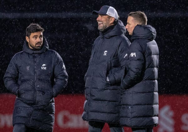 LIVERPOOL, ENGLAND - Tuesday, November 2, 2021: Liverpool's manager Jürgen Klopp (C) with elite development coach Vitor Matos (L) and first-team development coach Pepijn Lijnders (R) during a training session at the AXA Training Centre ahead of the UEFA Champions League Group B Matchday 4 game between Liverpool FC and Club Atlético de Madrid. (Pic by David Rawcliffe/Propaganda)