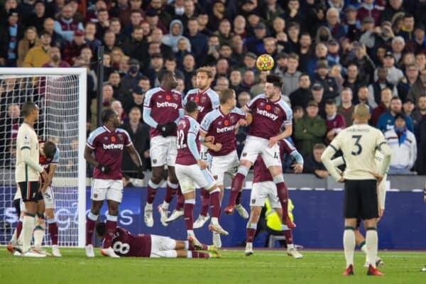 LONDON, ENGLAND - Sunday, November 7, 2021: West Ham United defenders cannot prevent lLiverpool Trent Alexander-Arnold scores the first goal during the FA Premier League match between West Ham United FC and Liverpool FC at the London Stadium. (Pic by David Rawcliffe/Propaganda)