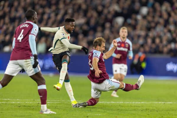 LONDON, ENGLAND - Sunday, November 7, 2021: Liverpool's Divock Origi scores the second goal during the FA Premier League match between West Ham United FC and Liverpool FC at the London Stadium. (Pic by David Rawcliffe/Propaganda)