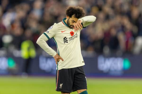 LONDON, ENGLAND - Sunday, November 7, 2021: Liverpool's Mohamed Salah looks dejected as his side lose 3-2 during the FA Premier League match between West Ham United FC and Liverpool FC at the London Stadium. (Pic by David Rawcliffe/Propaganda)