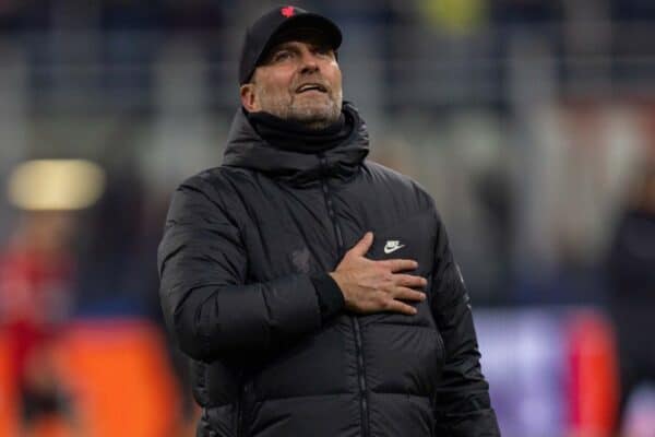 MILAN, ITALY - Tuesday, December 7, 2021: Liverpool's manager Jürgen Klopp waves to the travelling supporters after the UEFA Champions League Group B Matchday 6 game between AC Milan and Liverpool FC at the Stadio San Siro. Liverpool won 2-1 and top the group with six wins from six games. (Pic by David Rawcliffe/Propaganda)