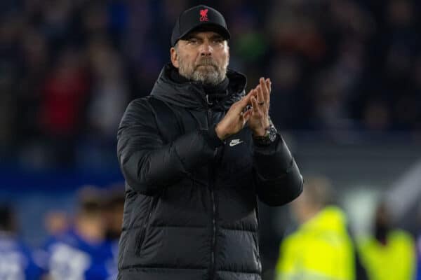 LEICESTER, ENGLAND - Tuesday, December 28, 2021: Liverpool's manager Jürgen Klopp applauds the travelling supporters after the FA Premier League match between Leicester City FC and Liverpool FC at the King Power Stadium. Leicester City won 1-0. (Pic by David Rawcliffe/Propaganda)