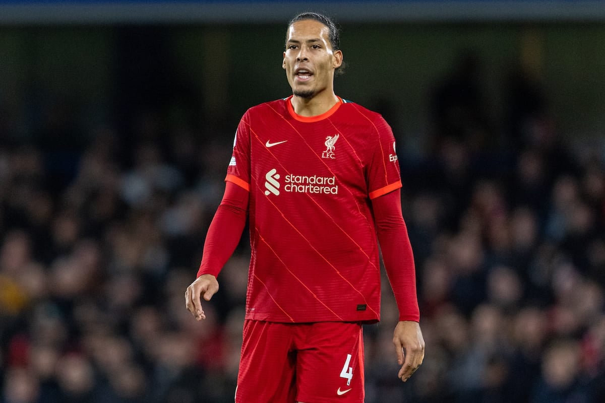 LONDON, ENGLAND - Sunday, January 2, 2022: Liverpool's Virgil van Dijk during the FA Premier League match between Chelsea FC and Liverpool FC at Stamford Bridge. (Pic by David Rawcliffe/Propaganda)
