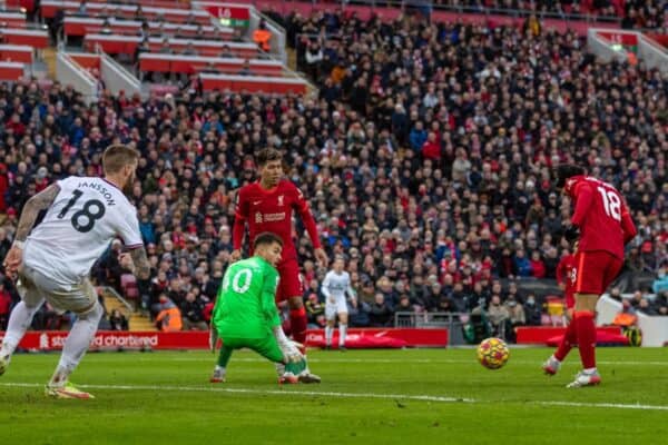 LIVERPOOL, ENGLAND - Sunday, January 16, 2022: Liverpool's Takumi Minamino scores the third goal during the FA Premier League match between Liverpool FC and Brentford FC at Anfield. (Pic by David Rawcliffe/Propaganda)