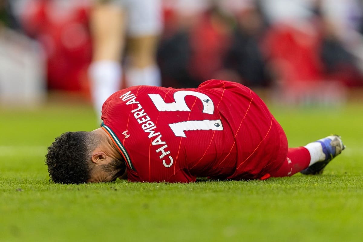 LIVERPOOL, ENGLAND - Sunday, January 16, 2022: Liverpool's Alex Oxlade-Chamberlain goes down injured during the FA Premier League match between Liverpool FC and Brentford FC at Anfield. (Pic by David Rawcliffe/Propaganda)