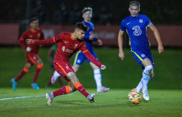 KIRKBY, ENGLAND - Saturday, January 29, 2022: Liverpool's Oakley Cannonier scores the third goal during the FA Youth Cup 5th Round match between Liverpool FC Under-18's and Chelsea FC Under-18's at the Liverpool Academy. (Pic by David Rawcliffe/Propaganda)