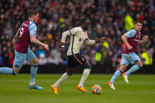 BURNLEY, ENGLAND - Sunday, February 13, 2022: Liverpool's Sadio Mané during the FA Premier League match between Burnley FC and Liverpool FC at Turf Moor. (Pic by David Rawcliffe/Propaganda)