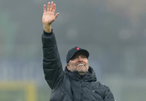 MILAN, ITALY - Tuesday, February 15, 2022: Liverpool's manager Jürgen Klopp celebrates after the UEFA Champions League Round of 16 1st Leg game between FC Internazionale Milano and Liverpool FC at the Stadio San Siro. Liverpool won 2-0. (Pic by David Rawcliffe/Propaganda)