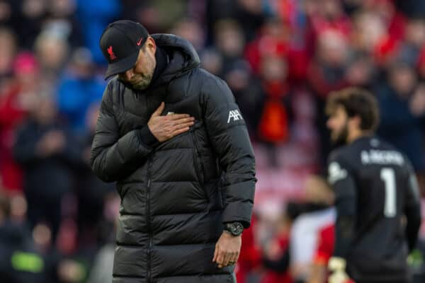 LIVERPOOL, ENGLAND - Saturday, February 19, 2022: Liverpool's manager Jürgen Klopp bows to the supporters after the FA Premier League match between Liverpool FC and Norwich City FC at Anfield. Liverpool won 3-1. (Pic by David Rawcliffe/Propaganda)