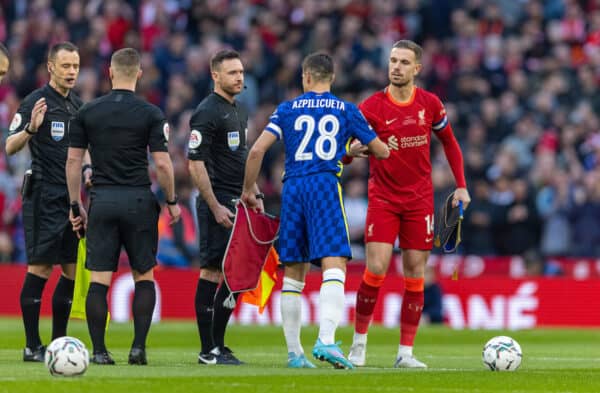 LONDON, ENGLAND - Sunday, February 27, 2022: Liverpool's captain Jordan Henderson (R) and Chelsea's captain César Azpilicueta before the Football League Cup Final match between Chelsea FC and Liverpool FC at Wembley Stadium. (Pic by David Rawcliffe/Propaganda)