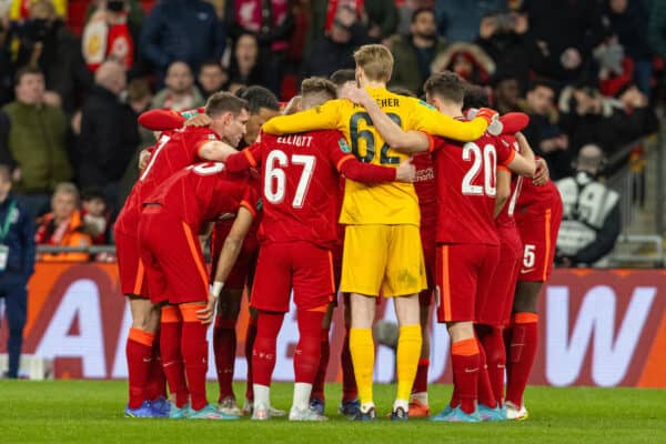 LONDON, ENGLAND - Sunday, February 27, 2022: Liverpool players prepare for extra time during the Football League Cup Final match between Chelsea FC and Liverpool FC at Wembley Stadium. (Pic by David Rawcliffe/Propaganda)