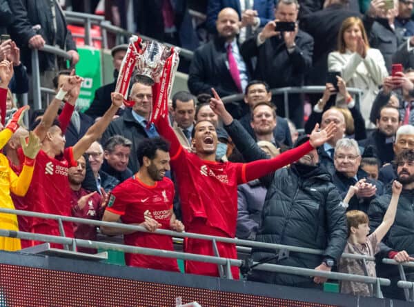 LONDON, ENGLAND - Sunday, February 27, 2022: Liverpool's Virgil van Dijk lifts the trophy as his side celebrate winning the Football League Cup Final match between Chelsea FC and Liverpool FC at Wembley Stadium. (Pic by David Rawcliffe/Propaganda)