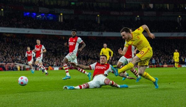 LONDON, ENGLAND - Wednesday, March 16, 2022: Liverpool's Diogo Jota scores the first goal during the FA Premier League match between Arsenal FC and Liverpool FC at the Emirates Stadium. (Pic by David Rawcliffe/Propaganda)