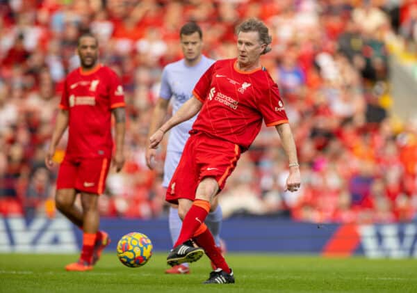 LIVERPOOL, ENGLAND - Saturday, March 26, 2022: Liverpool's Steve McManaman during the LFC Foundation friendly match between Liverpool FC Legends and FC Barcelona Legends at Anfield. (Pic by David Rawcliffe/Propaganda)