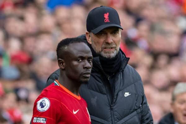 LIVERPOOL, ENGLAND - Saturday, April 2, 2022: Liverpool's manager Jürgen Klopp prepares to bring on substitute Sadio Mané during the FA Premier League match between Liverpool FC and Watford FC at Anfield. (Pic by David Rawcliffe/Propaganda)