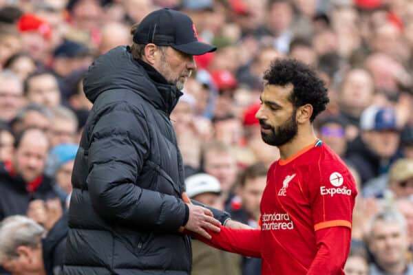 LIVERPOOL, ENGLAND - Saturday, April 2, 2022: Liverpool's Mohamed Salah shakes hands with manager Jürgen Klopp as he is substituted during the FA Premier League match between Liverpool FC and Watford FC at Anfield. (Pic by David Rawcliffe/Propaganda)