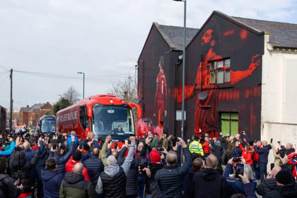 LIVERPOOL, ENGLAND - Saturday, April 2, 2022: Liverpool supporters welcome the team coach as it drives past a mural of Mohamed Salah before the FA Premier League match between Liverpool FC and Watford FC at Anfield. (Pic by David Rawcliffe/Propaganda)