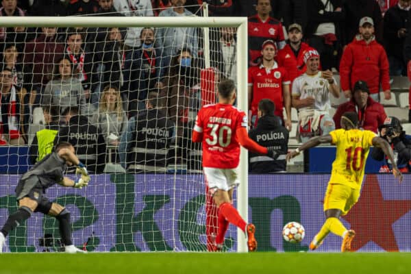 LISBON, PORTUGAL - Tuesday, April 5, 2022: Liverpool's Sadio Mané scores the second goal during the UEFA Champions League Quarter-Final 1st Leg game between SL Benfica and Liverpool FC at the Estádio da Luz. (Pic by David Rawcliffe/Propaganda)