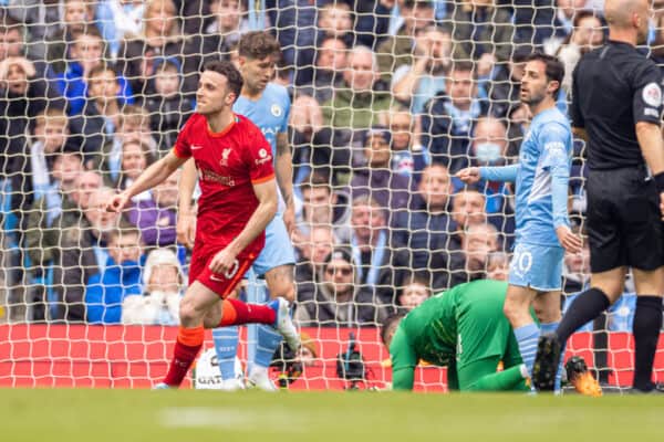 MANCHESTER, ENGLAND - Sunday, April 10, 2022: Liverpool's Diogo Jota celebrates scoring his side's first goal during the FA Premier League match between Manchester City FC and Liverpool FC at the City of Manchester Stadium. (Pic by David Rawcliffe/Propaganda)