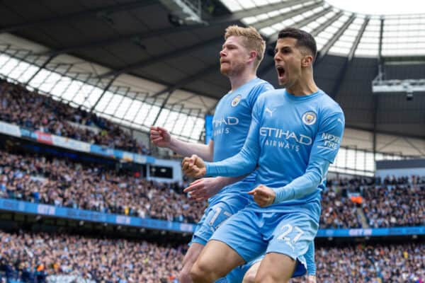 MANCHESTER, ENGLAND - Sunday, April 10, 2022: Manchester City's Kevin De Bruyne (L) celebrates after scoring the first goal during the FA Premier League match between Manchester City FC and Liverpool FC at the City of Manchester Stadium. (Pic by David Rawcliffe/Propaganda)