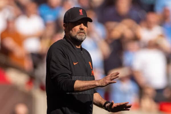 LONDON, ENGLAND - Saturday, April 16, 2022: Liverpool's manager Jürgen Klopp during the FA Cup Semi-Final game between Manchester City FC and Liverpool FC at Wembley Stadium. (Pic by David Rawcliffe/Propaganda)