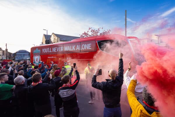 LIVERPOOL, ENGLAND - Tuesday, April 19, 2022: Liverpool supporters welcome the team coach before the FA Premier League match between Liverpool FC and Manchester United FC at Anfield. (Pic by David Rawcliffe/Propaganda)