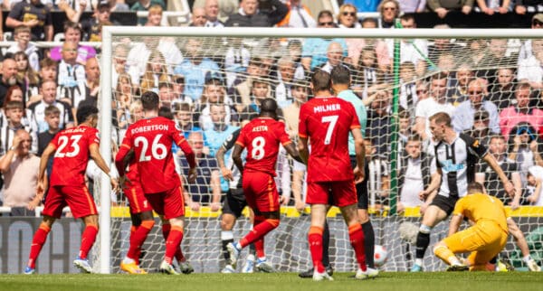 NEWCASTLE-UPON-TYNE, ENGLAND - Saturday, April 30, 2022: Liverpool's Naby Keita (#8) scores the first goal during the FA Premier League match between Newcastle United FC and Liverpool FC at St James' Park. (Pic by David Rawcliffe/Propaganda)