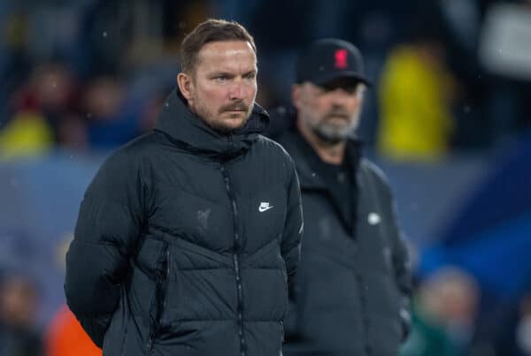 VILLARREAL, SPAIN - Tuesday, May 3, 2022: Liverpool's first-team development coach Pepijn Lijnders during the pre-match warm-up before the UEFA Champions League Semi-Final 2nd Leg game between Villarreal CF and Liverpool FC at the Estadio de la Cerámica. (Pic by David Rawcliffe/Propaganda)