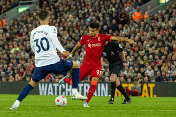 LIVERPOOL, ENGLAND - Saturday, May 7, 2022: Liverpool's Luis Díaz scores the first equalising goal during the FA Premier League match between Liverpool FC and Tottenham Hotspur FC at Anfield. (Pic by David Rawcliffe/Propaganda)