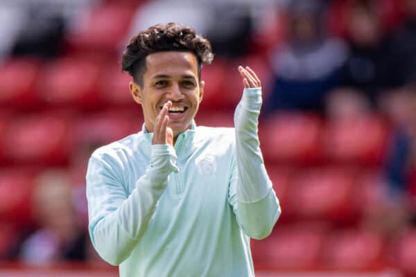 SHEFFIELD, ENGLAND - Saturday, May 7, 2022: Fulham's Fábio Carvalho during the pre-match warm-up before the Football League Championship match between Sheffield United FC and Fulham FC at Bramall Lane. (Pic by David Rawcliffe/Propaganda)