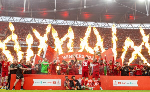 LONDON, ENGLAND - Saturday, May 14, 2022: Liverpool's captain Jordan Henderson and his team-mates celebrate with the trophy after the FA Cup Final between Chelsea FC and Liverpool FC at Wembley Stadium. The game ended in a goal-less draw, Liverpool won 6-5 on penalties. (Pic by David Rawcliffe/Propaganda)