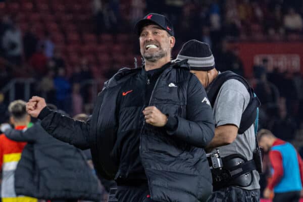 SOUTHAMPTON, ENGLAND - Tuesday, May 17, 2022: Liverpool's manager Jürgen Klopp celebrates after the FA Premier League match between Southampton FC and Liverpool FC at St Mary's Stadium. Liverpool won 2-1. (Pic by David Rawcliffe/Propaganda)