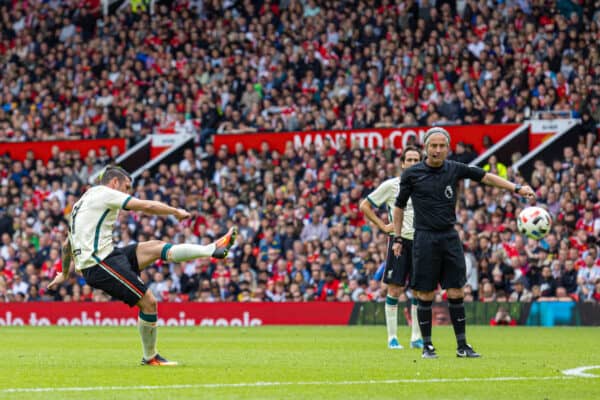 MANCHESTER, ENGLAND - Saturday, May 21, 2022: Liverpool's Mark Gonzalez scores the second goal from a free-kick during the MUFC Foundation friendly 'Legends of the North' match between Manchester United FC Legends and Liverpool FC Legends at Old Trafford. (Pic by David Rawcliffe/Propaganda)