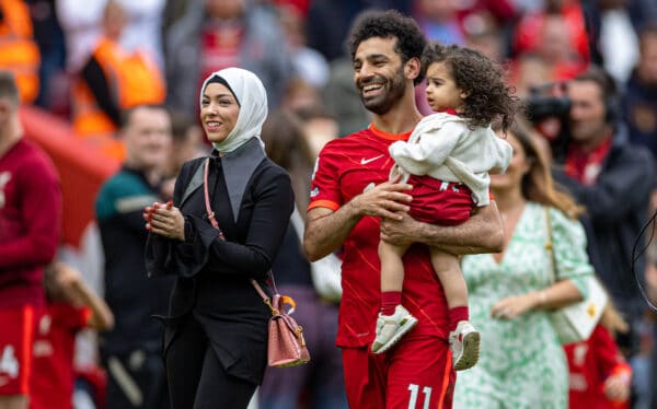 LIVERPOOL, ENGLAND - Sunday, May 22, 2022: Liverpool's Mohamed Salah and his family after the FA Premier League match between Liverpool FC and Wolverhampton Wanderers FC at Anfield. (Pic by David Rawcliffe/Propaganda)