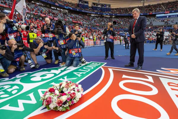 PARIS, FRANCE - Saturday, May 28, 2022: Liverpool's non-executive director Kenny Dalglish lays a wreath to remember the 39 victims of the Heysel Stadium Disaster in 1985 during the UEFA Champions League Final game between Liverpool FC and Real Madrid CF at the Stade de France. (Photo by David Rawcliffe/Propaganda)