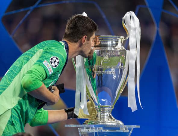 PARIS, FRANCE - Saturday, May 28, 2022: Real Madrid's goalkeeper Thibaut Courtois kisses the trophy during the UEFA Champions League Final game between Liverpool FC and Real Madrid CF at the Stade de France. (Photo by David Rawcliffe/Propaganda)