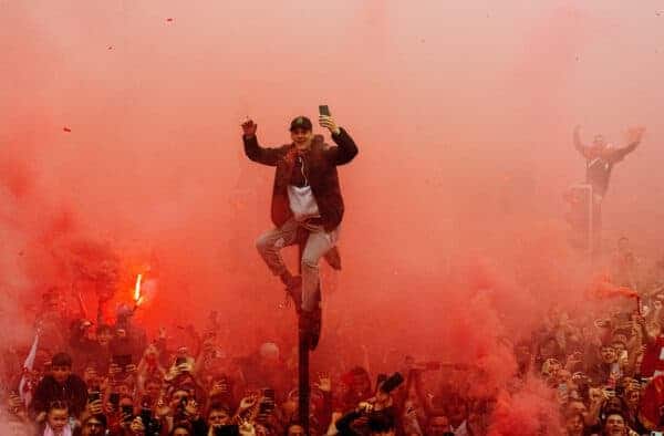 LIVERPOOL, ENGLAND - Sunday, May 29, 2022: Liverpool supporters cheer their side during an open top bus parade around the city after the club won the Cup Double, the FA Cup and Football League Cup. (Photo by David Rawcliffe/Propaganda)