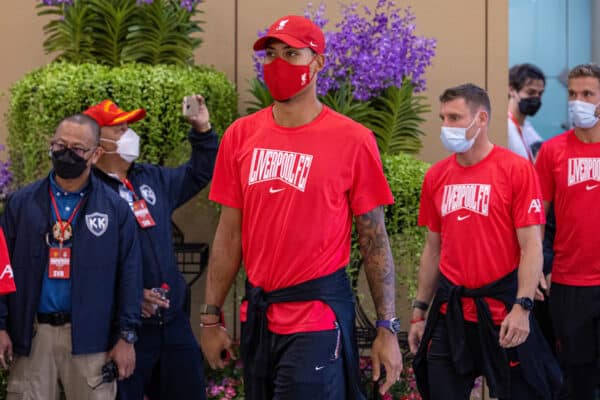 BANGKOK, THAILAND - Sunday, July 10, 2022: Liverpool's Virgil van Dijk arrives at Suvarnabhumi Airport in Bangkok, Thailand ahead of their pre-season friendly match against Manchester United FC. (Pic by David Rawcliffe/Propaganda)