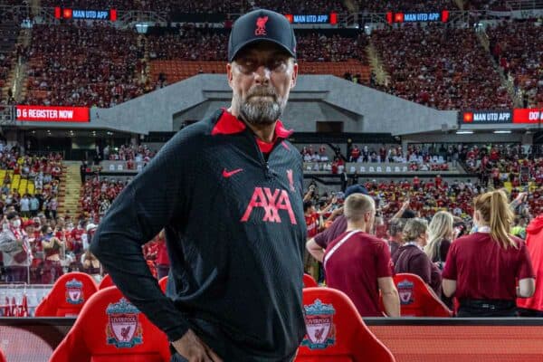 BANGKOK, THAILAND - Tuesday, July 12, 2022: Liverpool's manager Jürgen Klopp during the Bangkok Century Cup pre-season friendly match between Liverpool FC and Manchester United FC at the Rajamangala National Stadium. (Pic by David Rawcliffe/Propaganda)