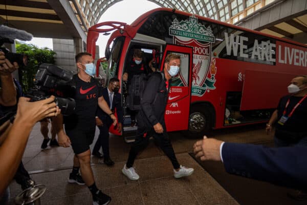 SINGAPORE - Wednesday, July 13, 2022: Liverpool's manager Jürgen Klopp arrives at the Ritz-Carlton Hotel in Singapore on Day Four of the club's pre-season Asia Tour. (Pic by David Rawcliffe/Propaganda)