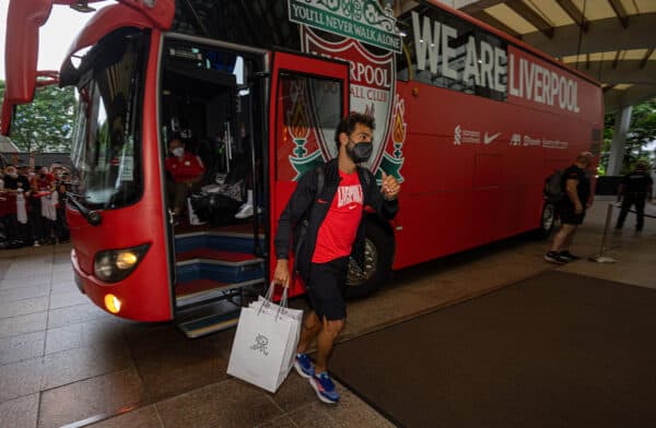 SINGAPORE - Wednesday, July 13, 2022: Liverpool's Mohamed Salah arrives at the Ritz-Carlton Hotel in Singapore on Day Four of the club's pre-season Asia Tour. (Pic by David Rawcliffe/Propaganda)