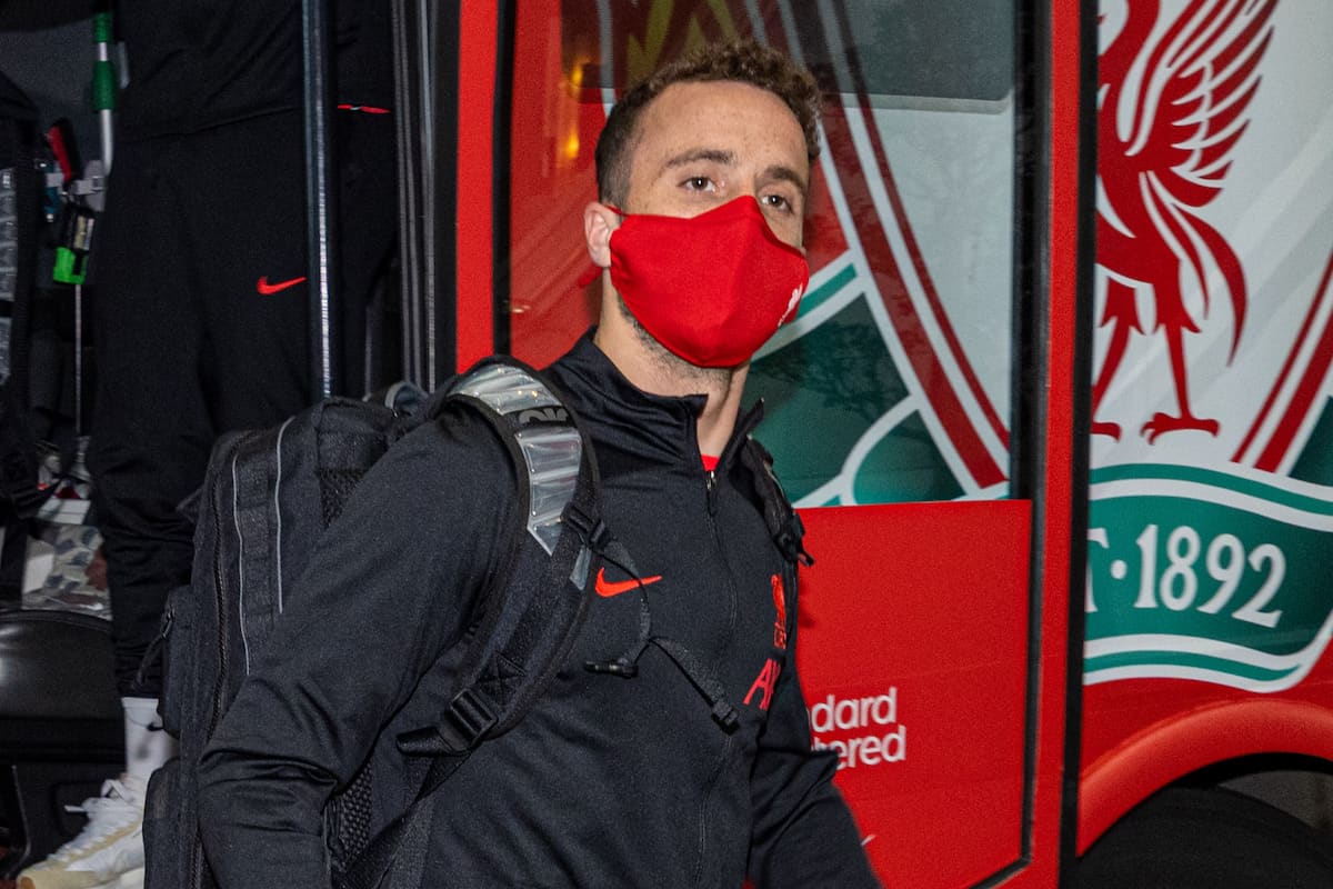 SINGAPORE - Wednesday, July 13, 2022: Liverpool's Diogo Jota arrives at the Ritz-Carlton Hotel in Singapore on Day Four of the club's pre-season Asia Tour. (Pic by David Rawcliffe/Propaganda)