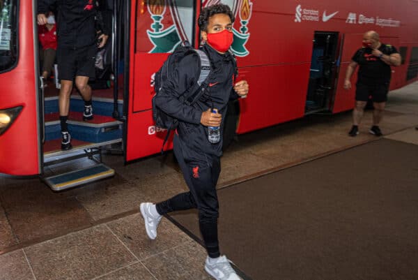 SINGAPORE - Wednesday, July 13, 2022: Liverpool's Fábio Carvalho arrives at the Ritz-Carlton Hotel in Singapore on Day Four of the club's pre-season Asia Tour. (Pic by David Rawcliffe/Propaganda)